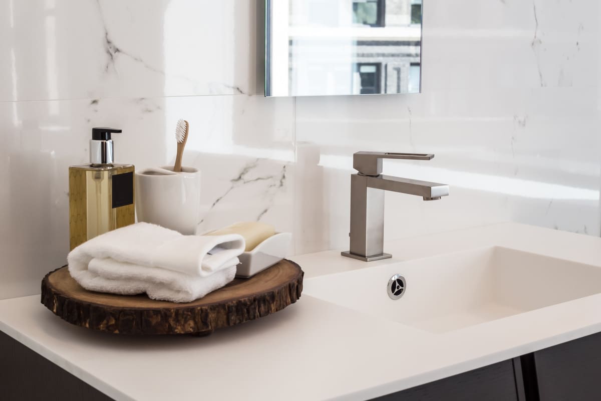 Aménagement de salle de bain moderne