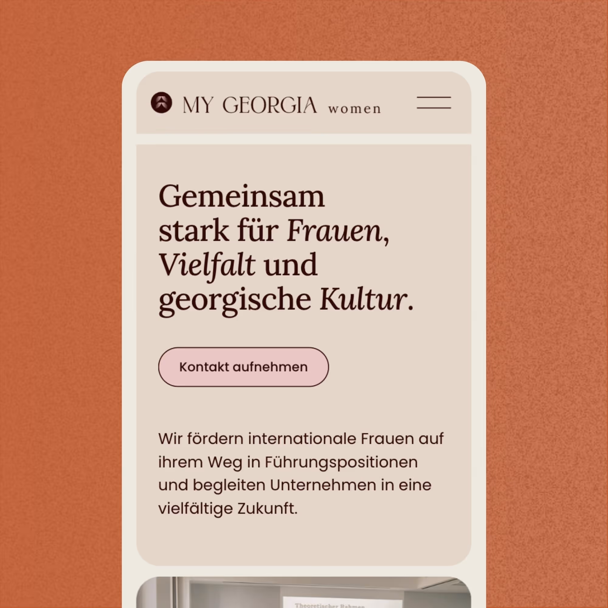 Mobile website screen showing a German text promoting empowerment of international women in leadership and Georgian culture, with a 'Kontakt aufnehmen' button.