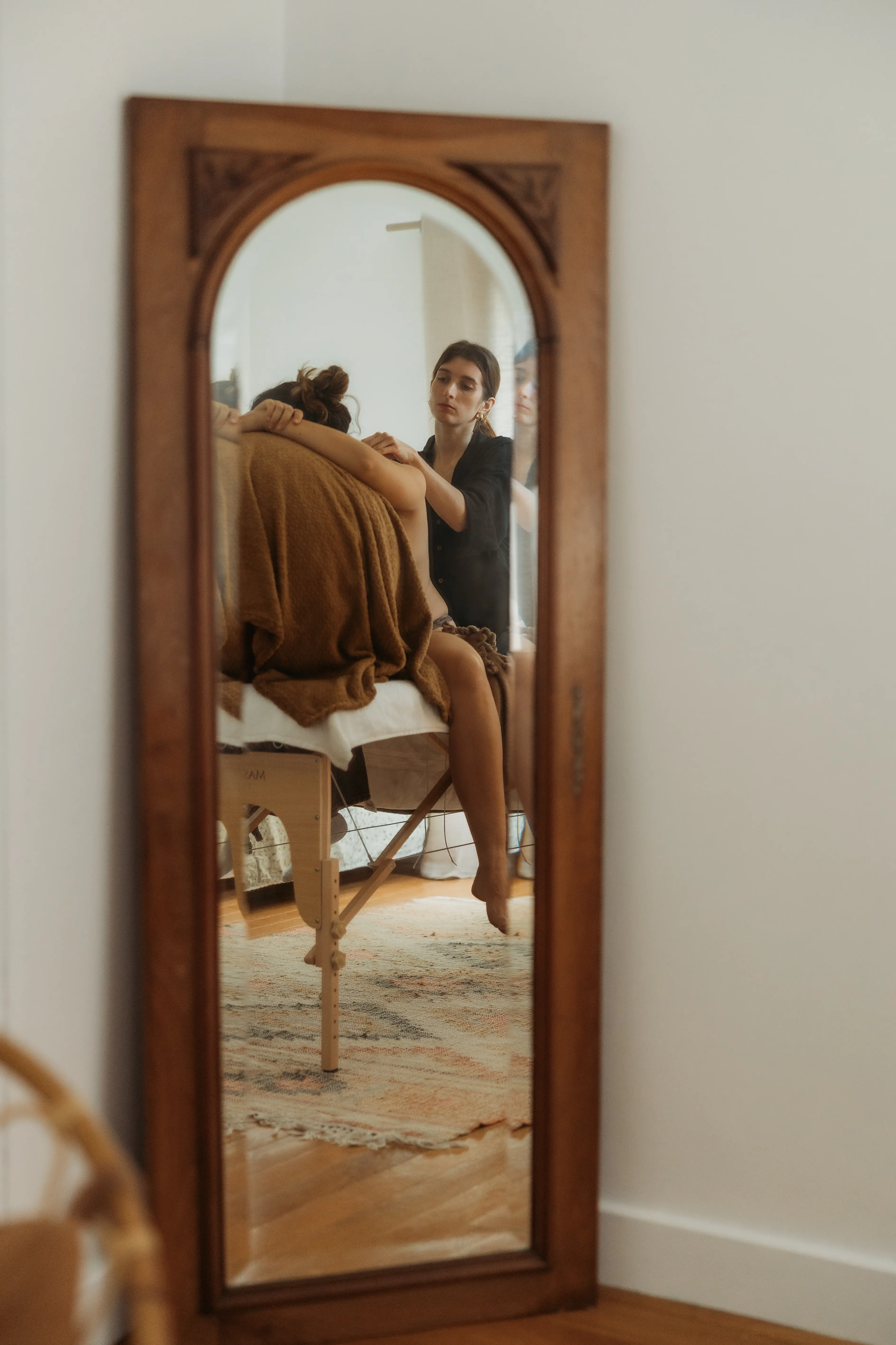 Jessy Lechipey soin prénatal cabinet reflet miroir ambiance cocooning