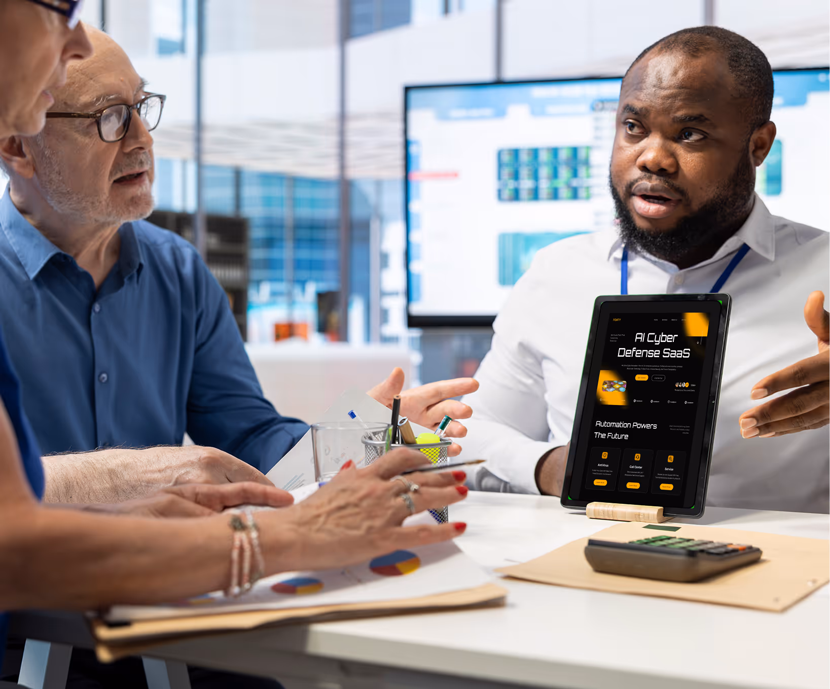 tech leader discussing and proposing a solution to  client