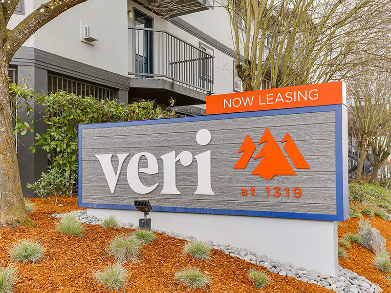 Veri a 1319 exterior sign