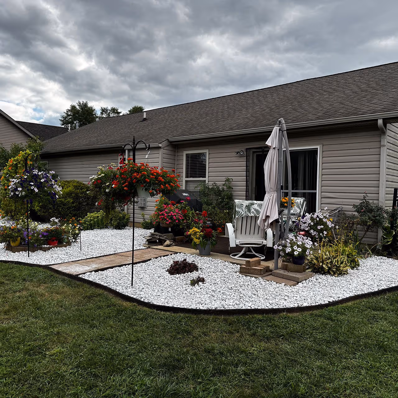 Professional grass cutting and trimming for residential lawn care