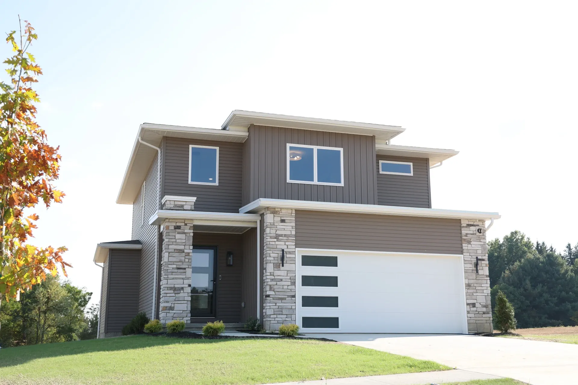 modern-two-story-home-on-emerald-ridge