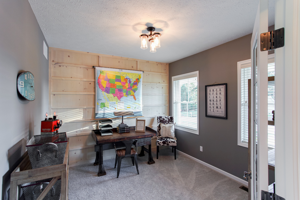 office with map of the us