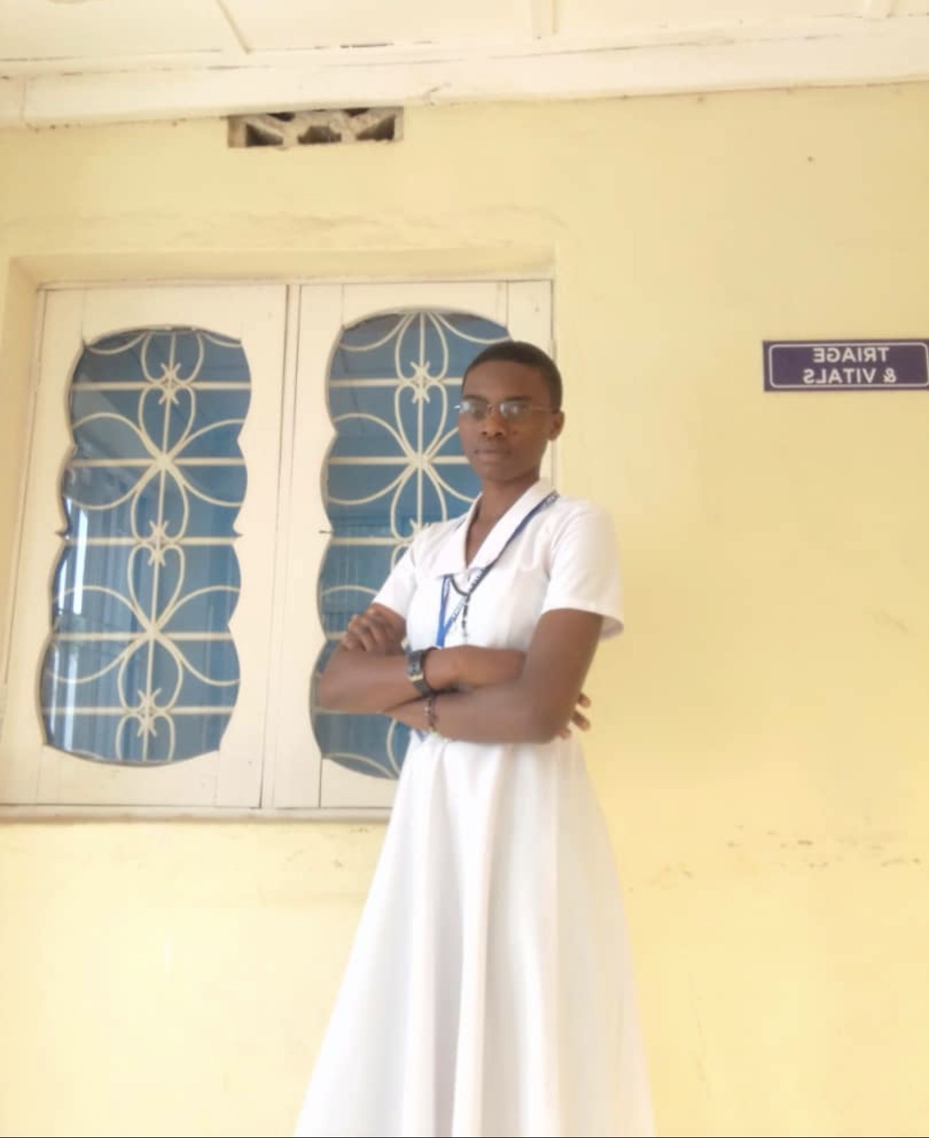 Valeriana, working as a pharmacy technician