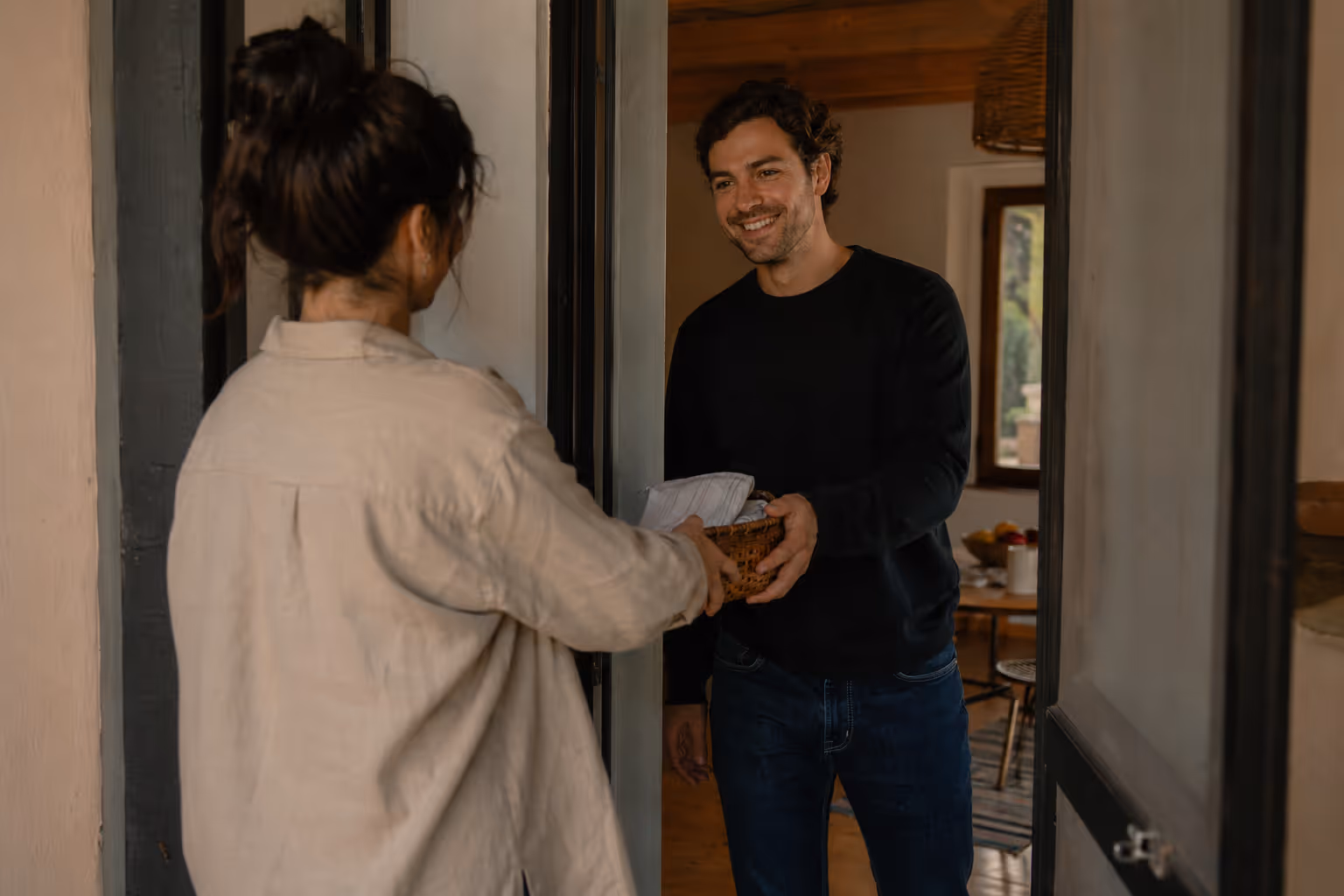 A local and traveler meeting for the first time