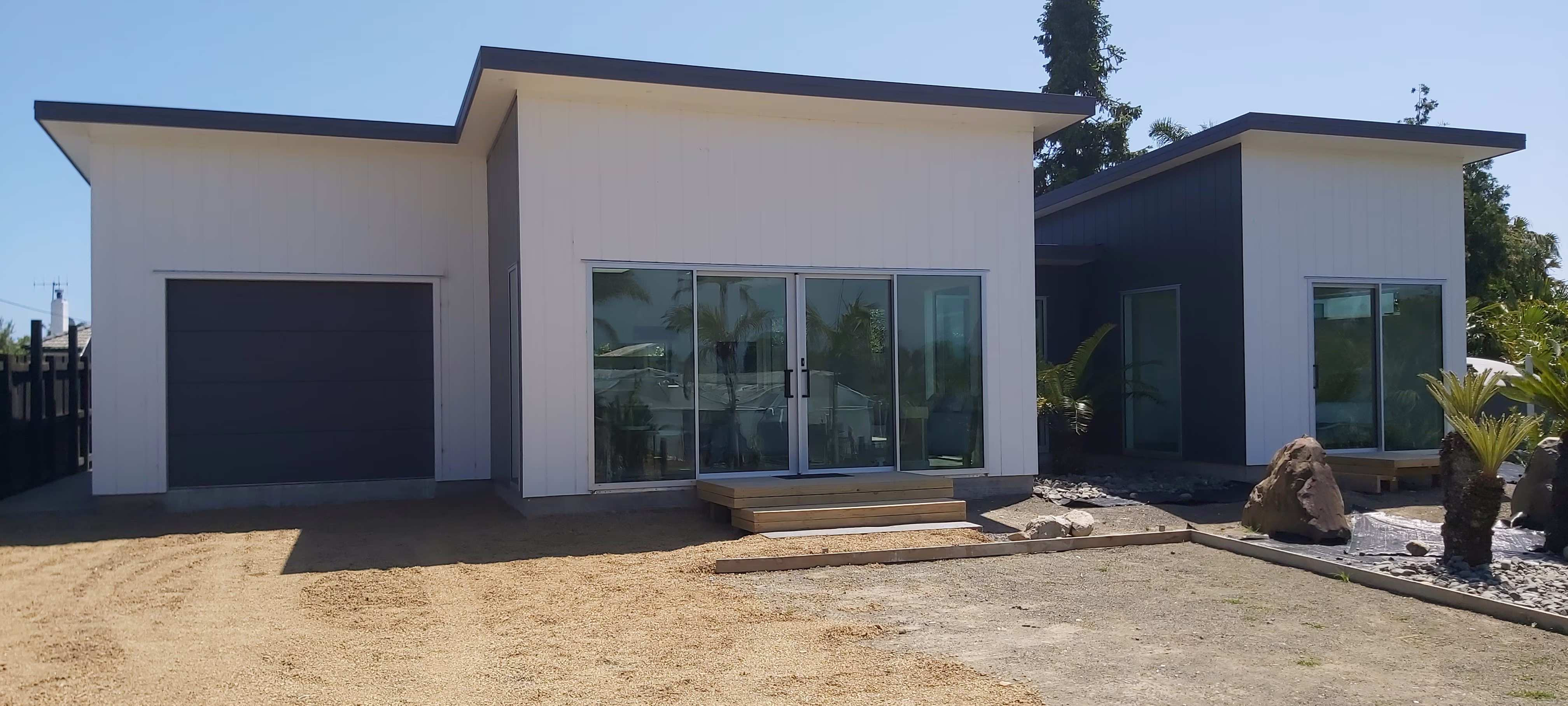 Modern flat-roof family home built by Bay Construction in the Eastern Bay of Plenty