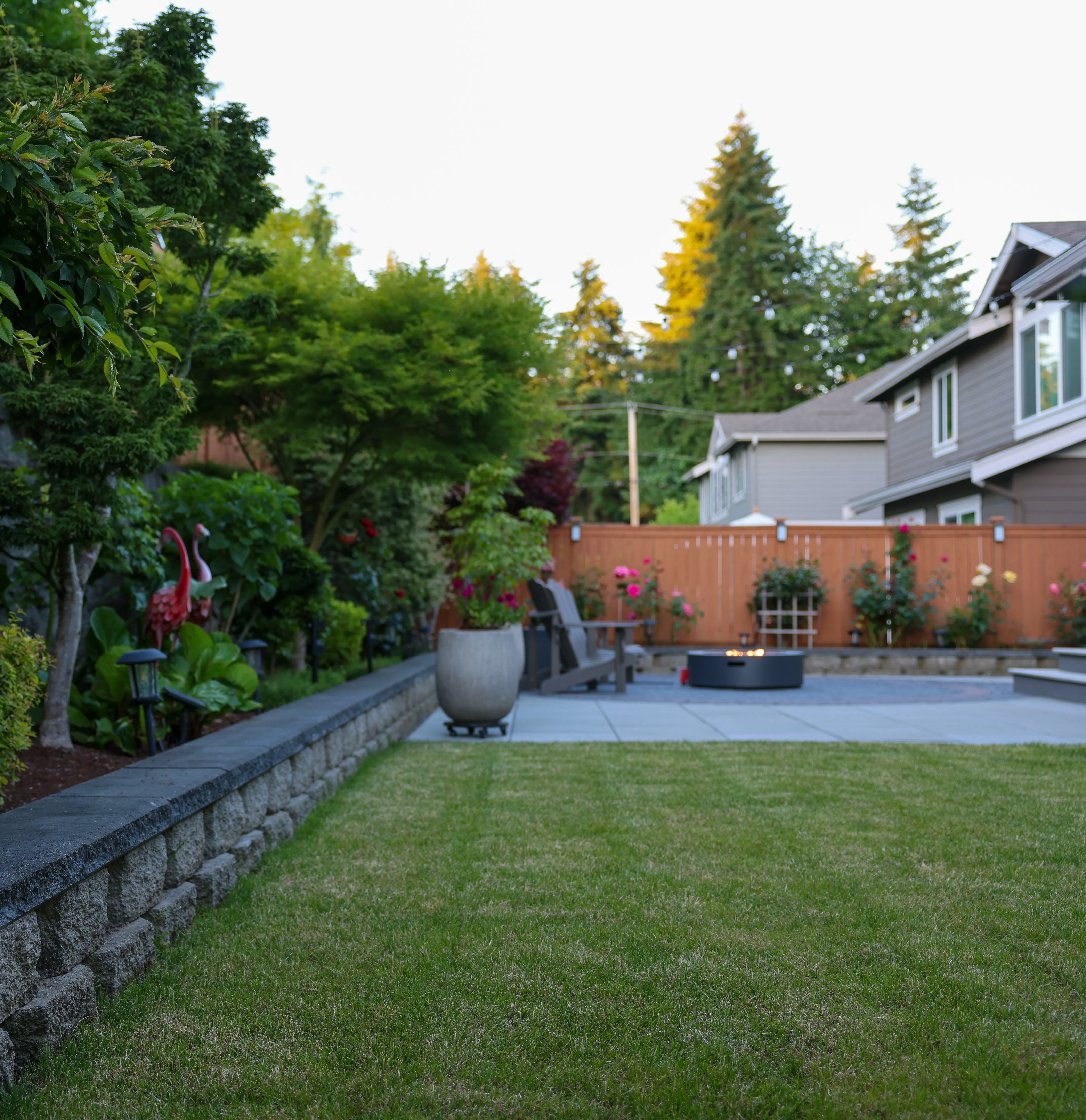 Backyard landscaping in Seattle with custom plantboxes
