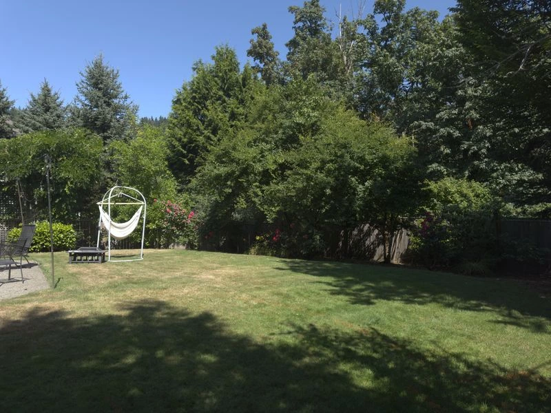 Before Bothell yard prior to hardscaping and landscaping redesign project