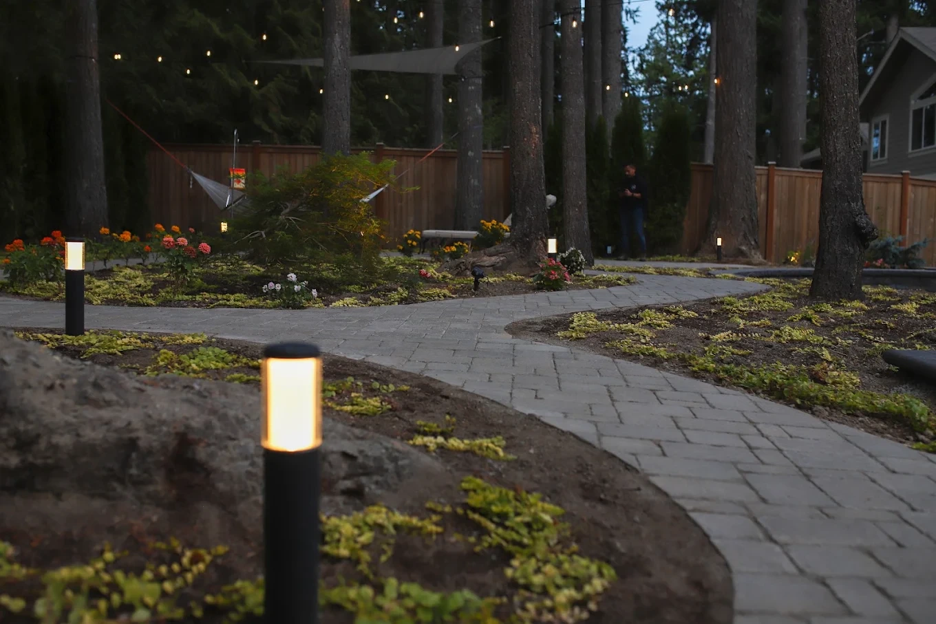 Custom hardscaping patio and retaining wall project in Sammamish Washington