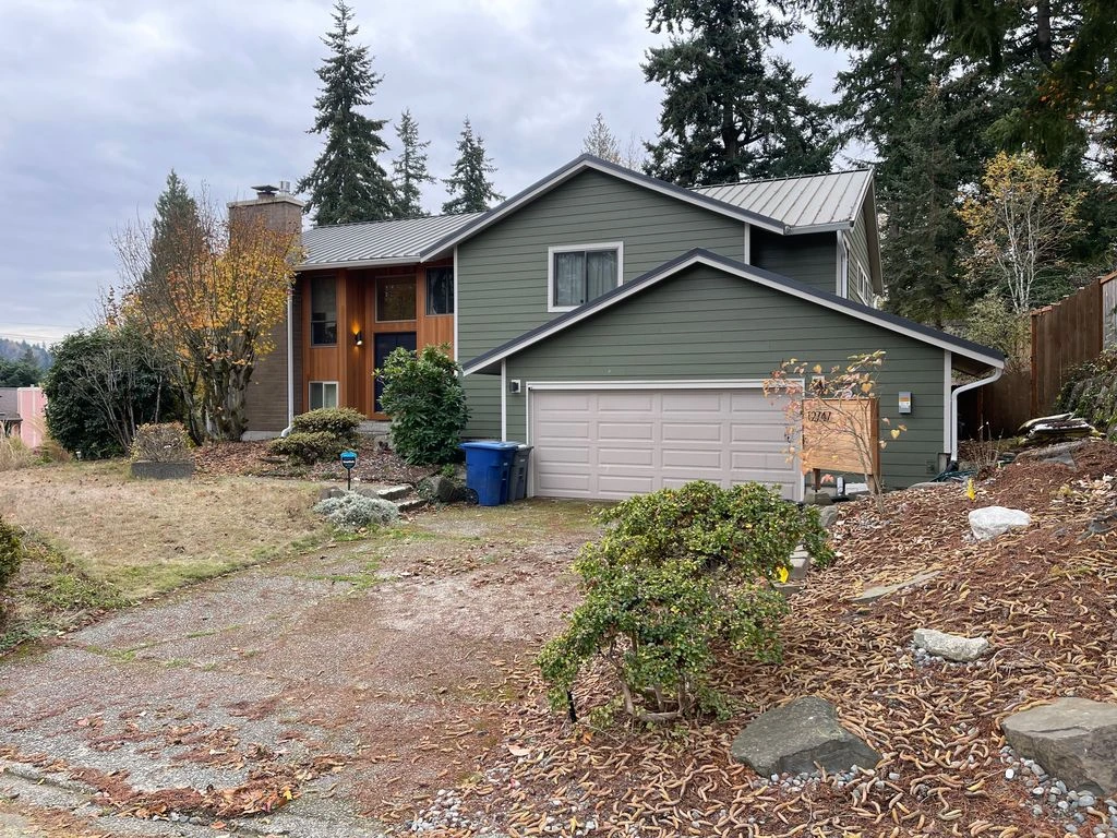 Before Redmond yard prior to hardscaping and landscape redesign by Angkorscape
