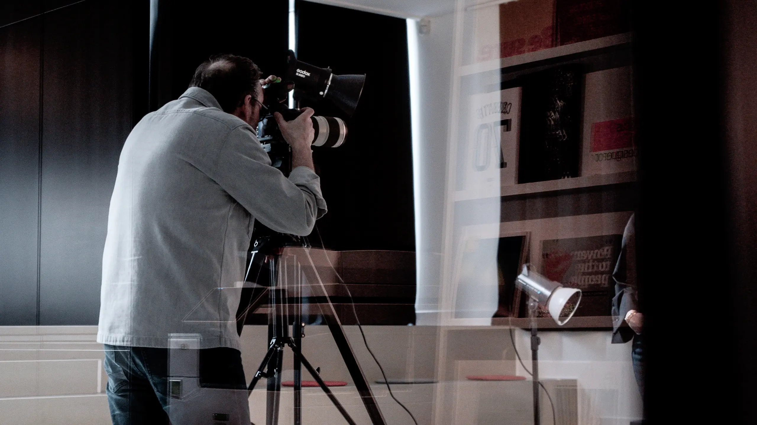fotografie van persoon bij Coolbrand