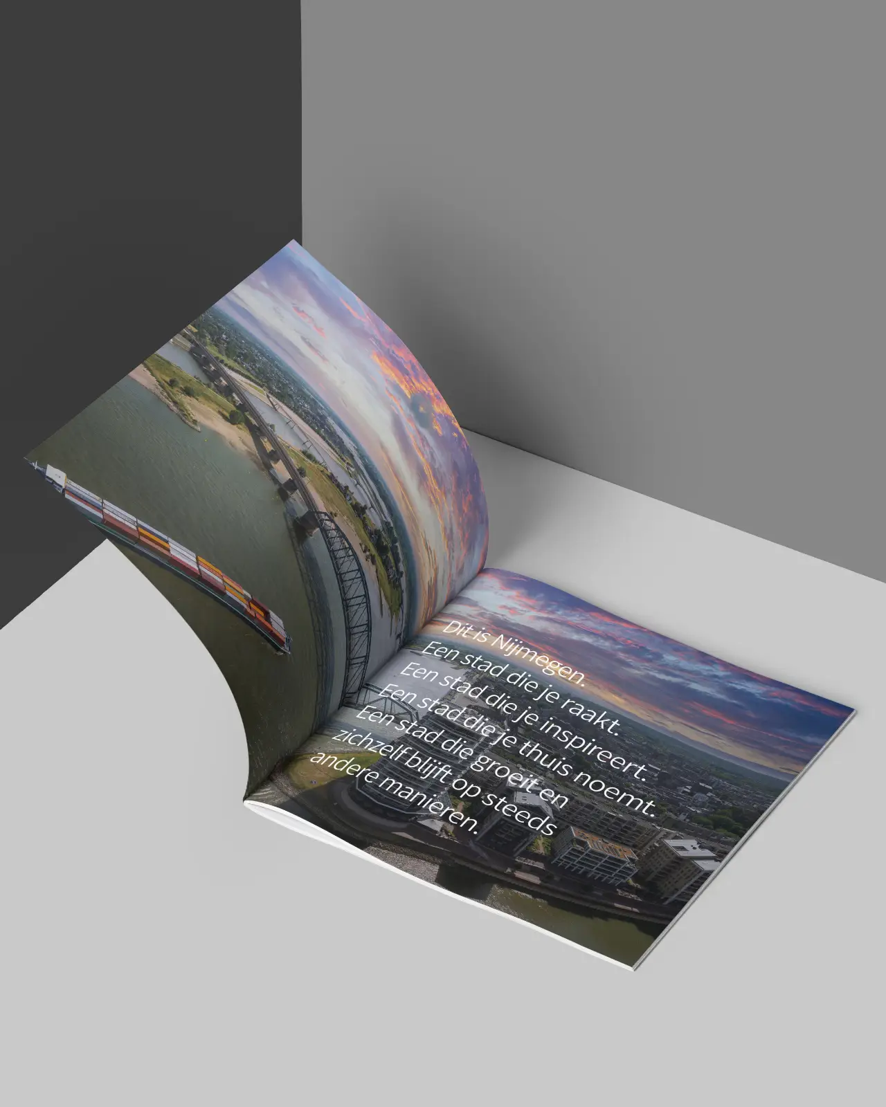 spread van brochure voor gemeente Nijmegen door Coolbrand