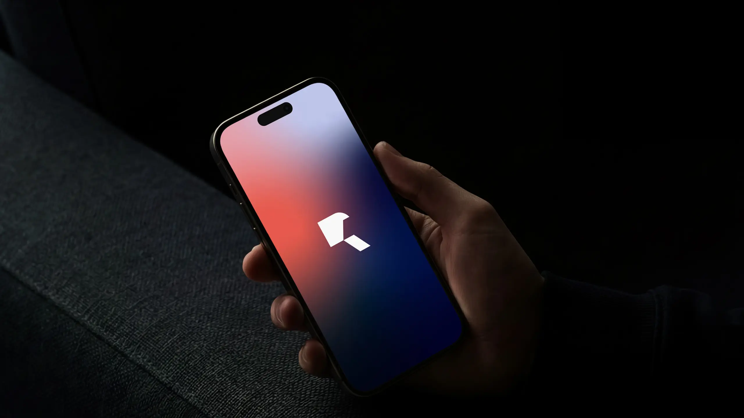 beeldmerk van logo van RijnHoek op mobiel door Coolbrand