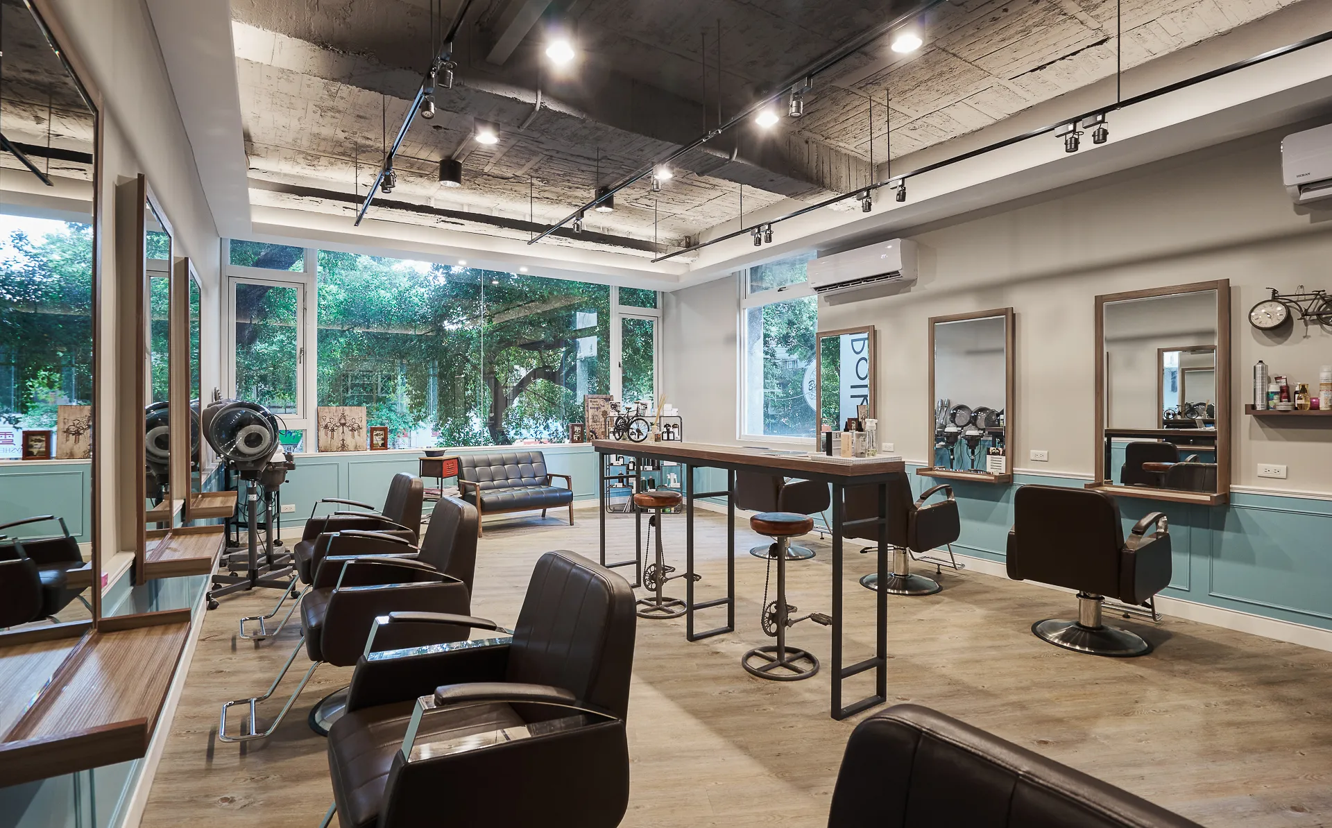 士林 ‧ Rong salon｜商業空間｜商業裝潢｜室內設計｜髮廊設計｜柒號設計｜柒號空間設計