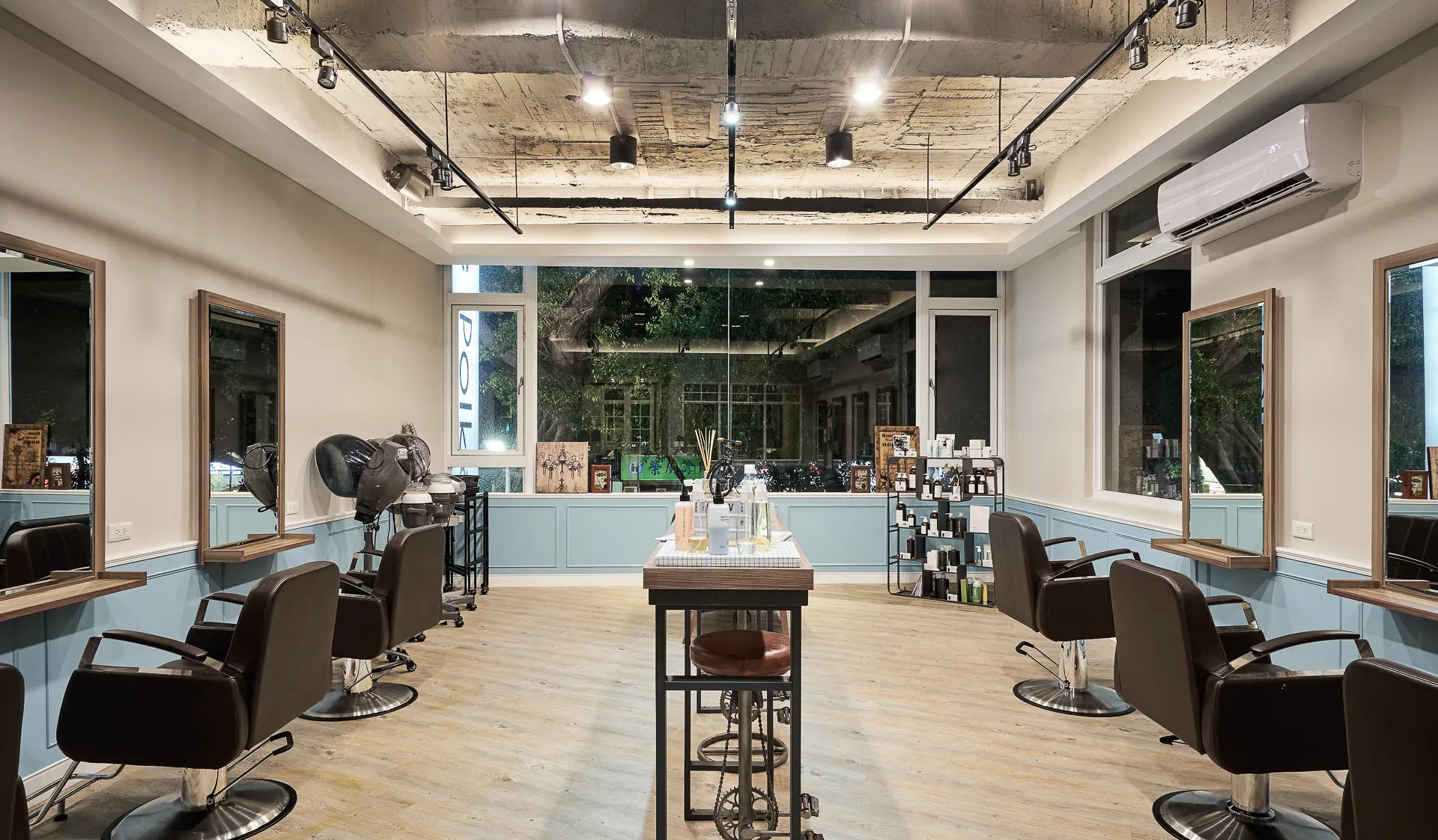 士林 ‧ Rong salon｜商業空間｜商業裝潢｜室內設計｜髮廊設計｜柒號設計｜柒號空間設計