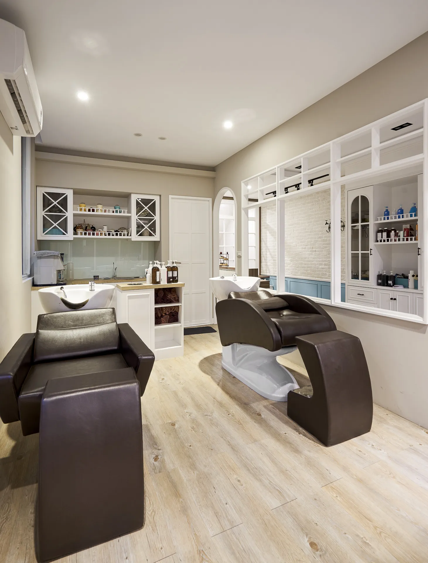 士林 ‧ Rong salon｜商業空間｜商業裝潢｜室內設計｜髮廊設計｜柒號設計｜柒號空間設計