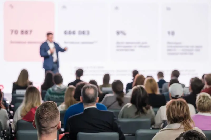 Business challenge graphic for case study section