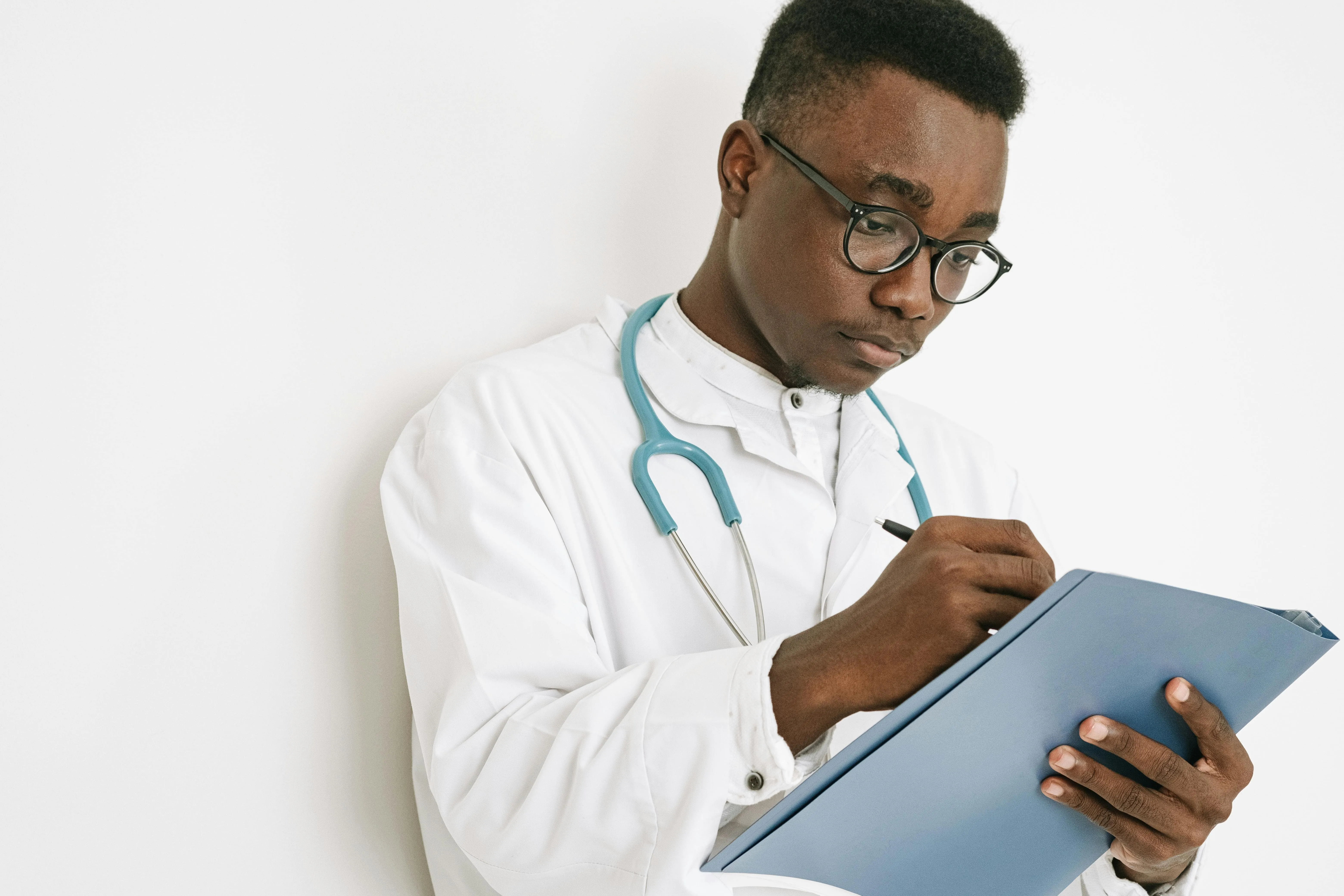 Optimizing medical record review for attorneys involves using summaries, leveraging technology, ensuring accuracy, and streamlining workflows for faster case prep.