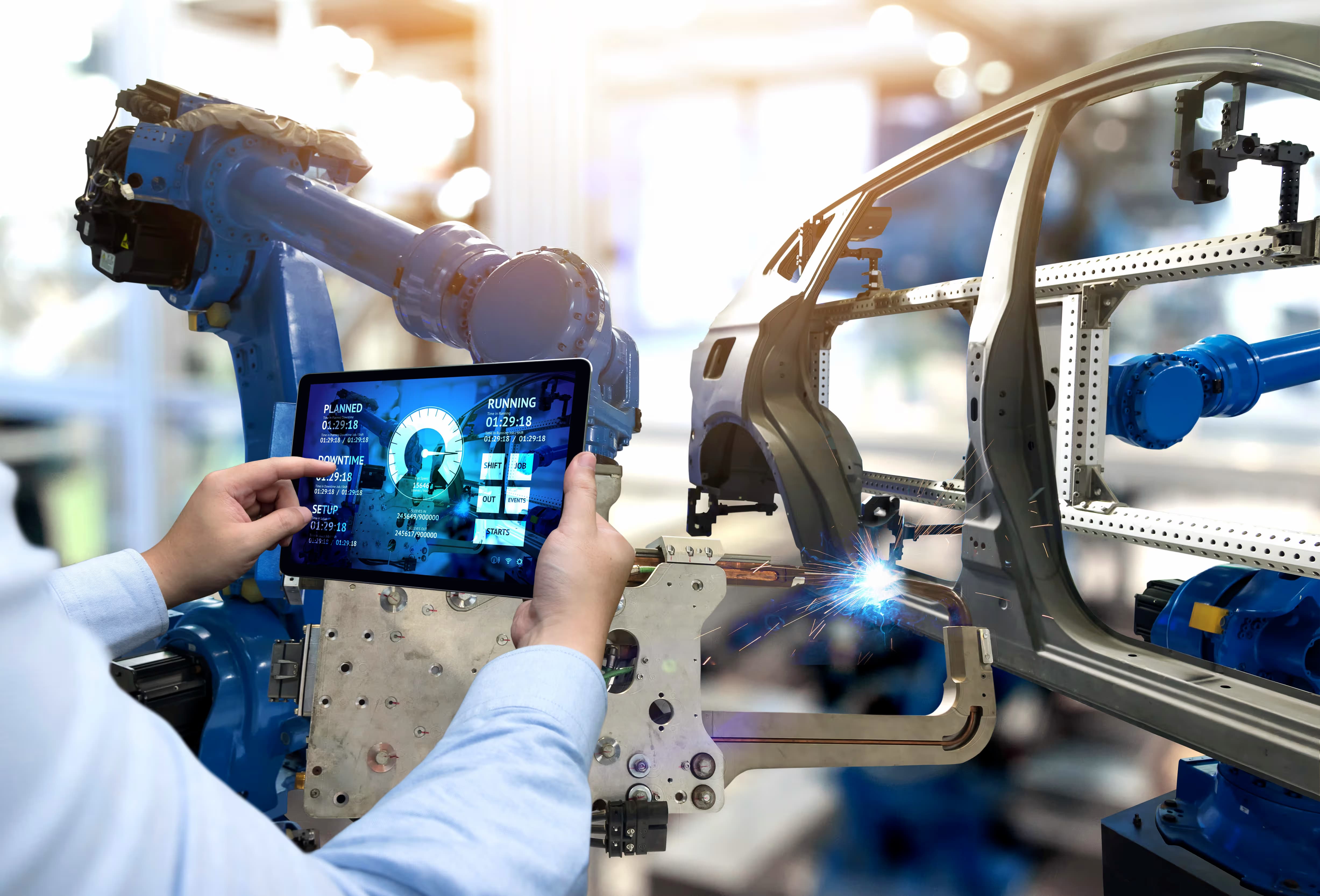 Illustration showing how data analytics powers the manufacturing industry, improving efficiency, production, and quality control with insights.