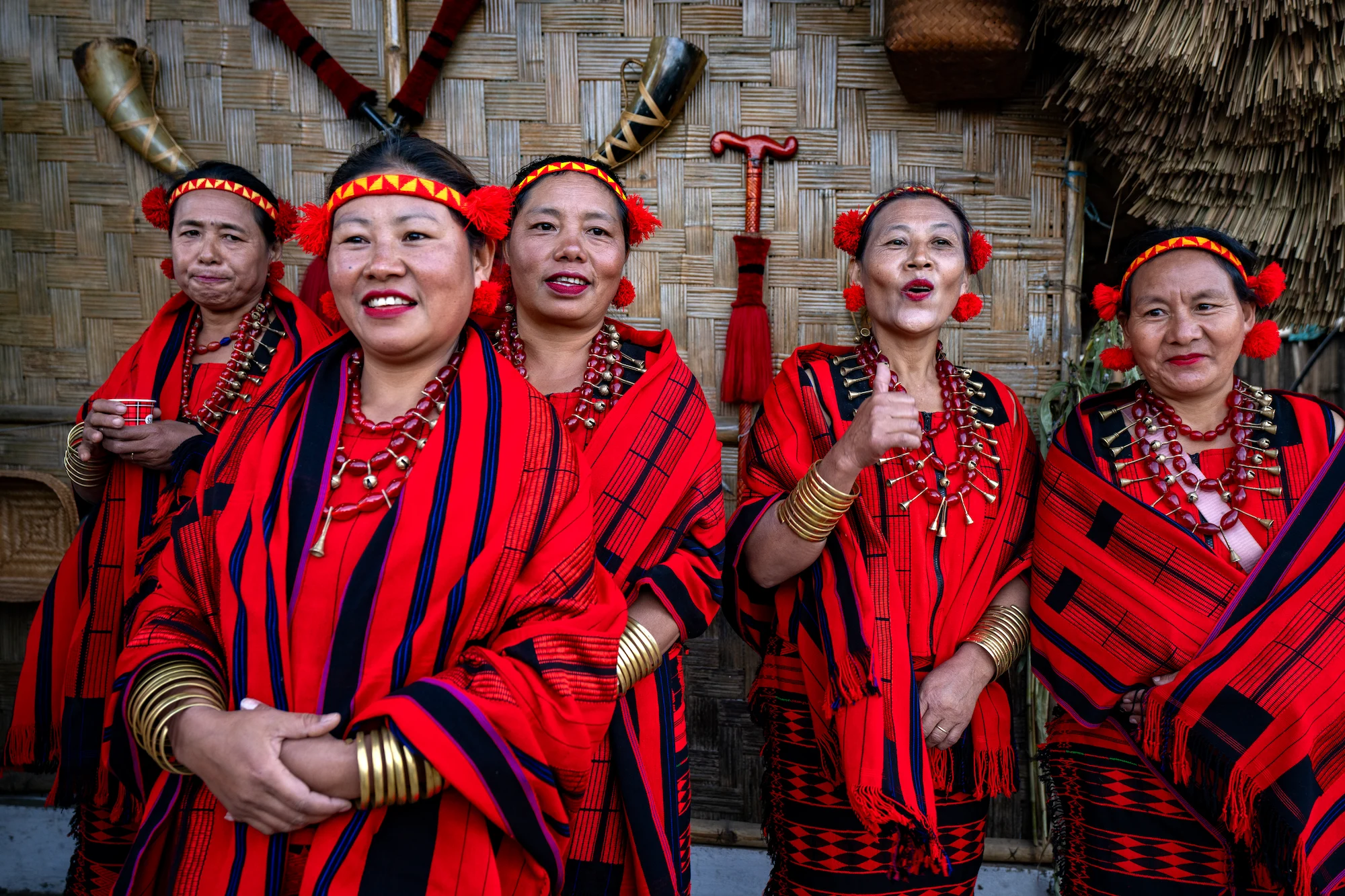 Performance traditionnelle au Hornbill Festival des tribus Nagas © Patrick Frilet