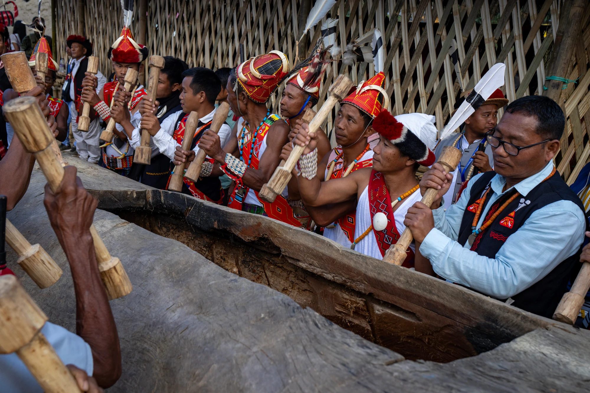 Femme de tribu de l'Arunachal Pradesh portant des parures traditionnelles © Patrick Frilet