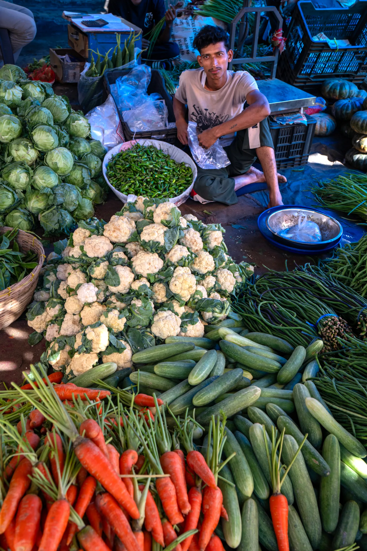 Marché coloré en Assam, femmes en tenues traditionnelles © Patrick Frilet