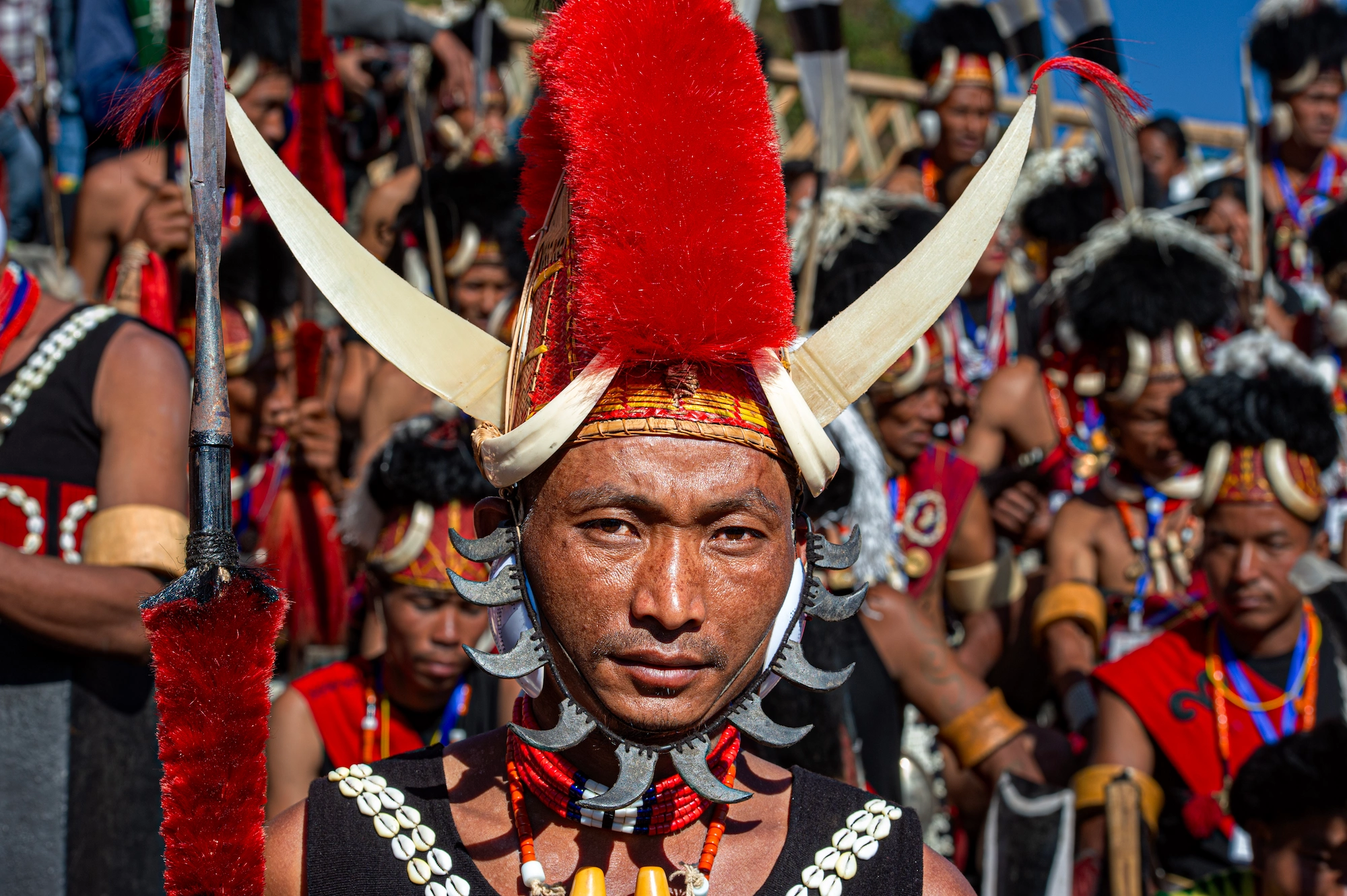 Inde, Nagaland, guerrier naga pendant la fête du Hornbill à Kohima