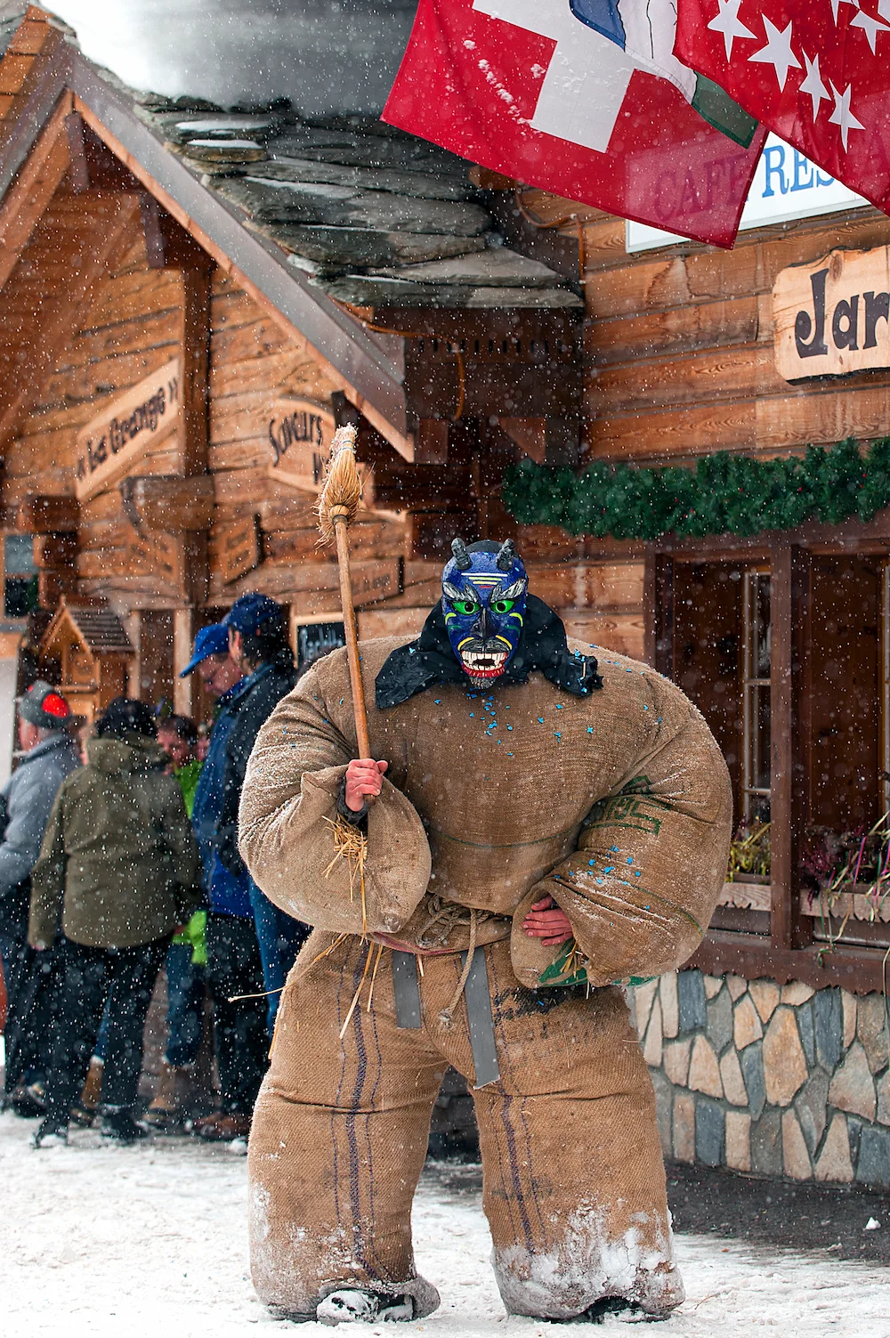 Suisse, Valais, les empaillés pendant le carnaval d'Evolène