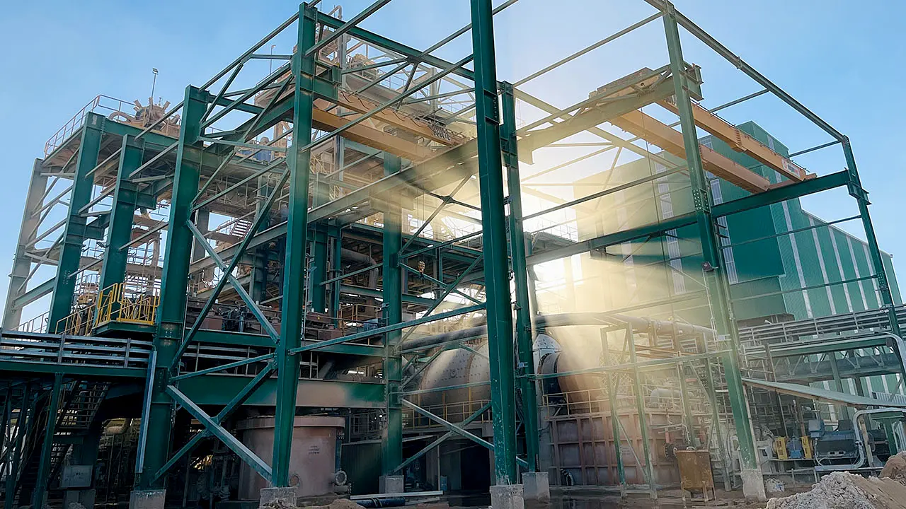 Phosphate classification and screening area at IDMI's beneficiation plant in Eshidiya, Jordan.