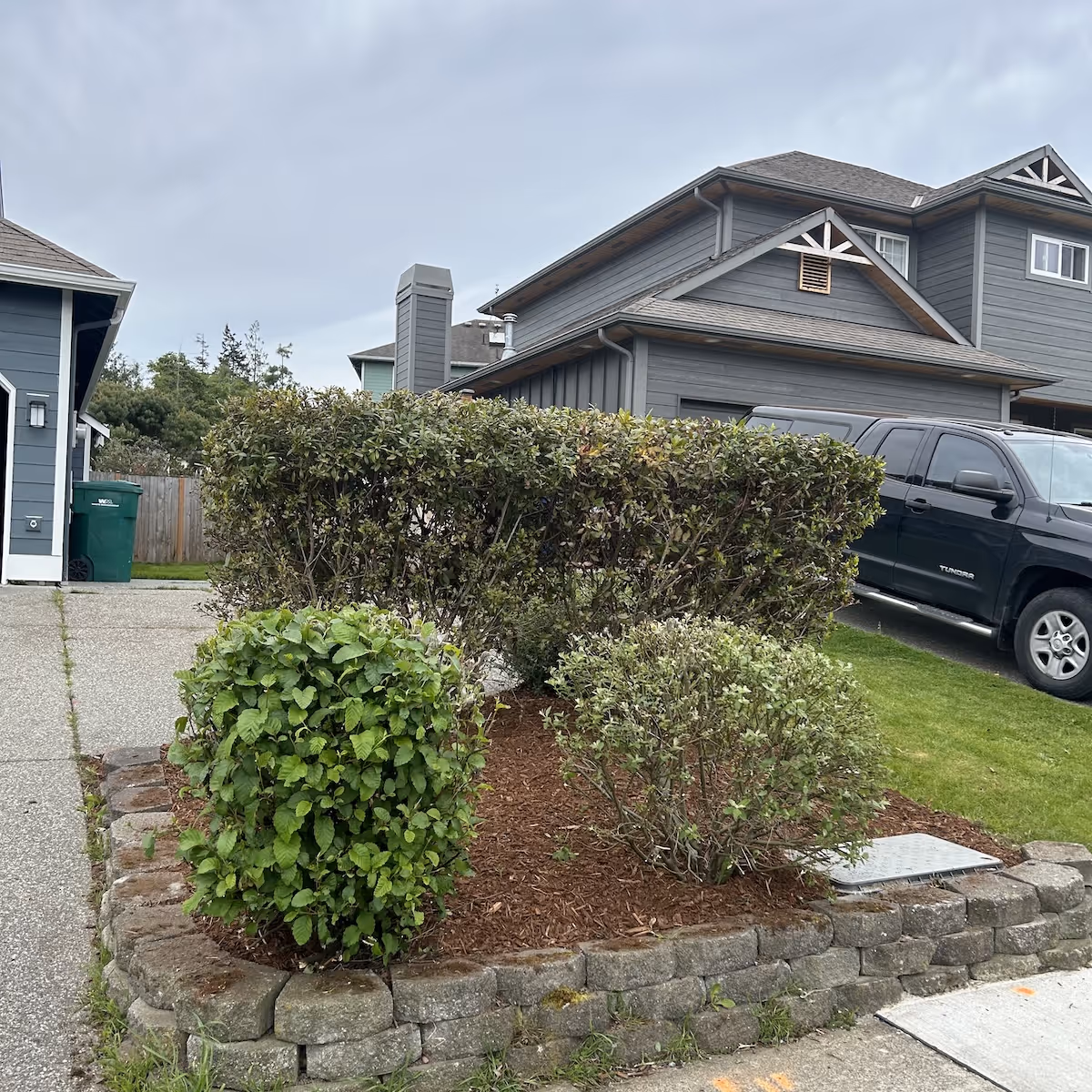 Professional landscaping services in Oak Harbor, Washington by Ebai’s Landscaping creating clean, well-maintained outdoor spaces