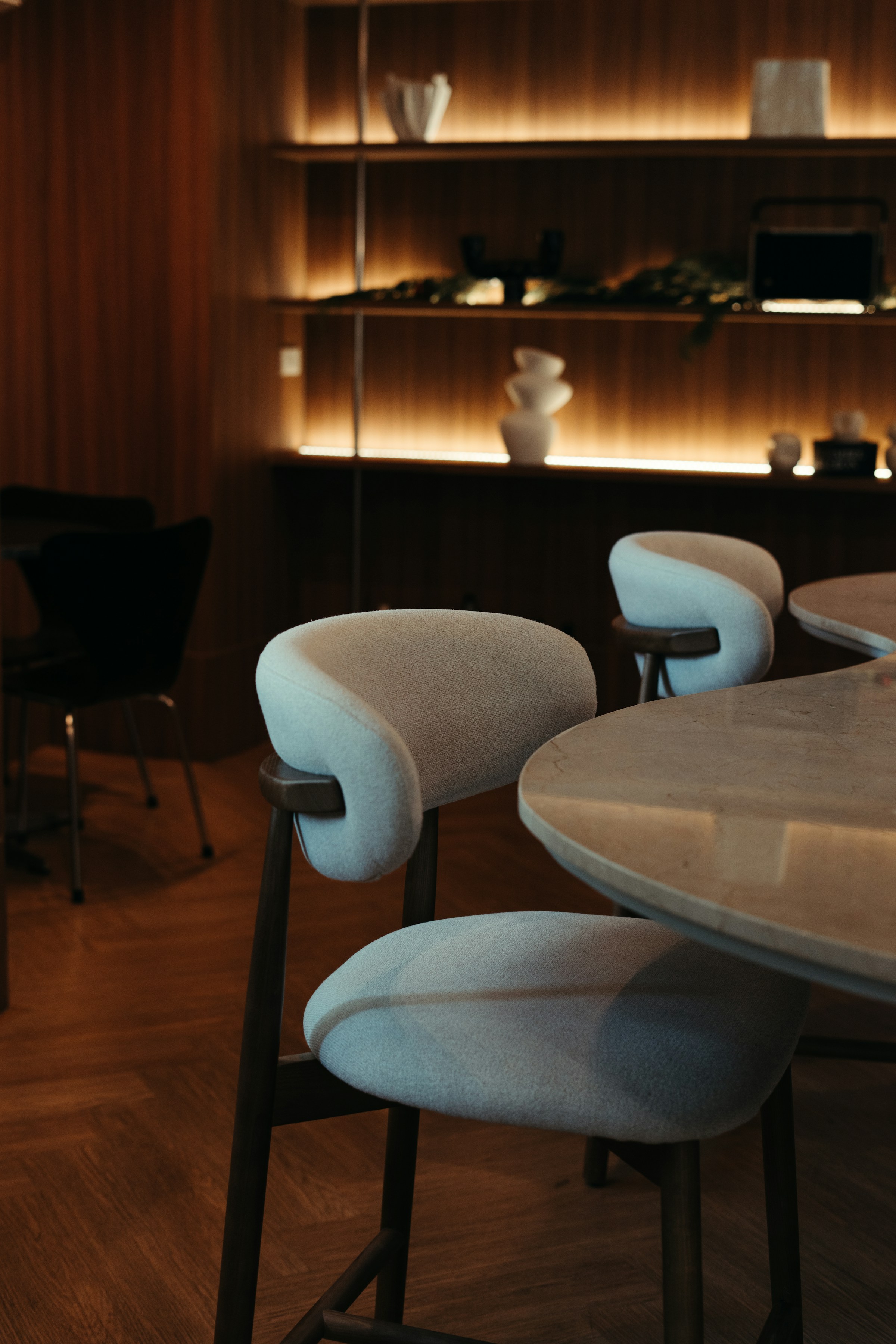 Cafeteria dining seating
