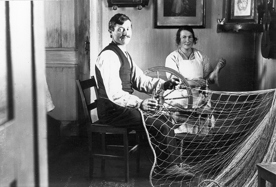Emelius og Lotte i Kvalholmen i 1924. Foto: Emelius Nyholmen/Norges arktiske universitetsmuseum