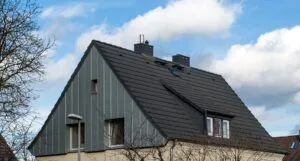 How Does a Roof Company in Southlake Handle Bad Weather Conditions