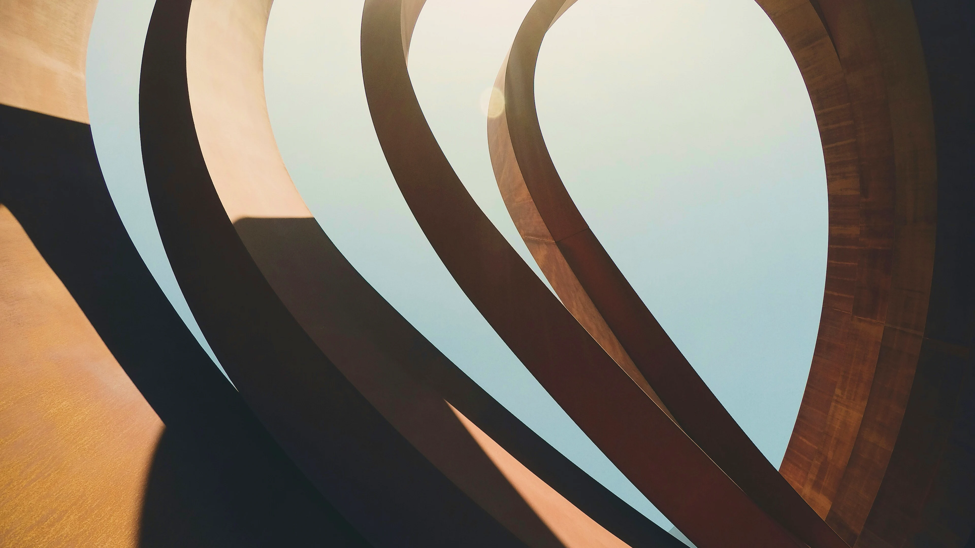 vitaliy-paykov-27GKN2BUcxk-unsplash 1