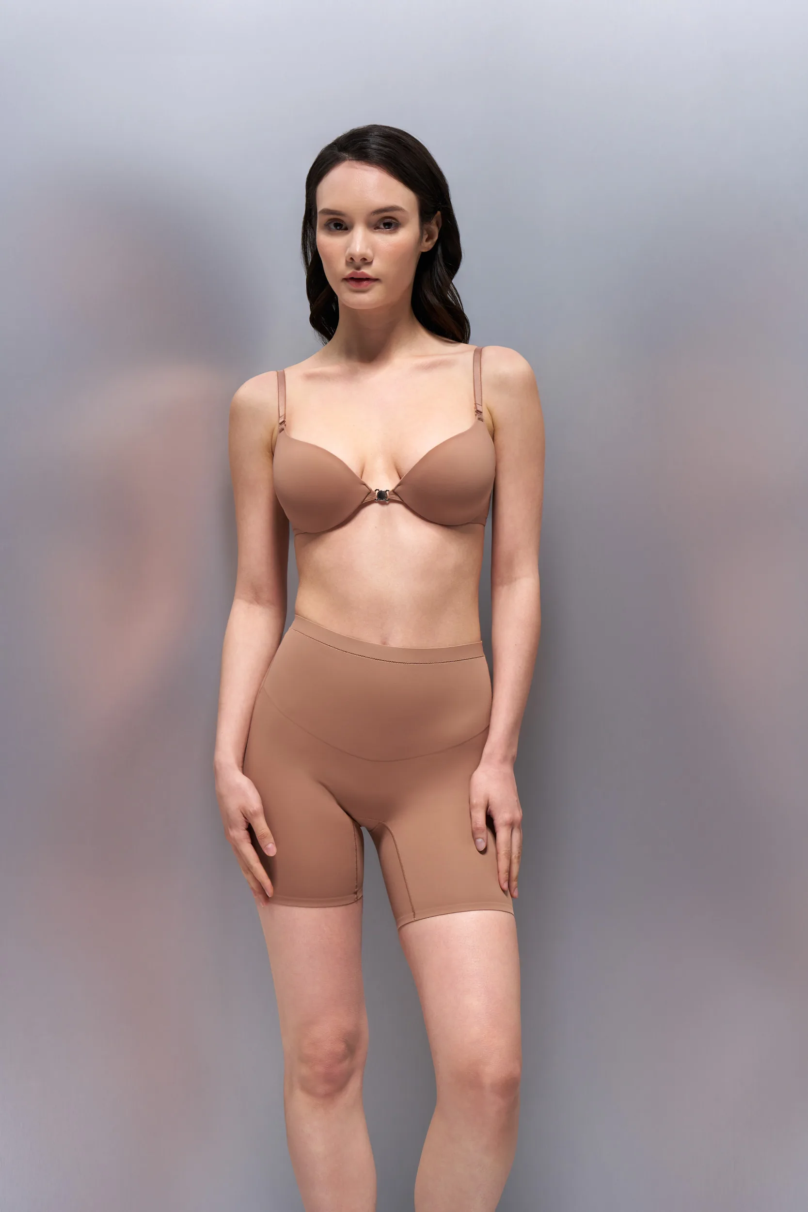 Convertible Bra & Bonded Mid-waisted Shaping Shorts