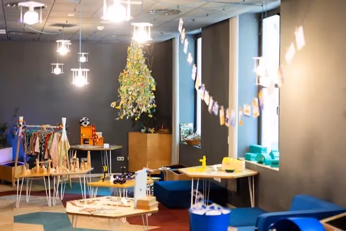 Indoor creative play area for children at Espacio Abierto Quinta de los Molinos in Madrid