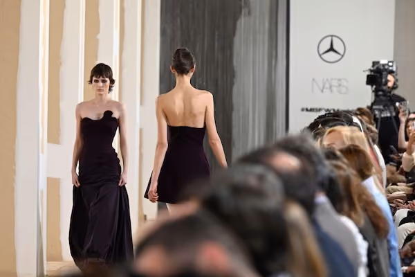 Modelos desfilando en Mercedes-Benz Fashion Week Madrid