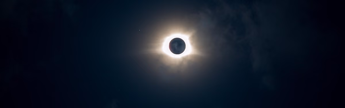Eclipse solar total