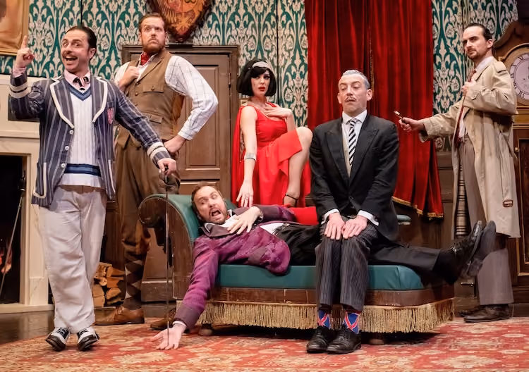 Cast of The Play That Goes Wrong