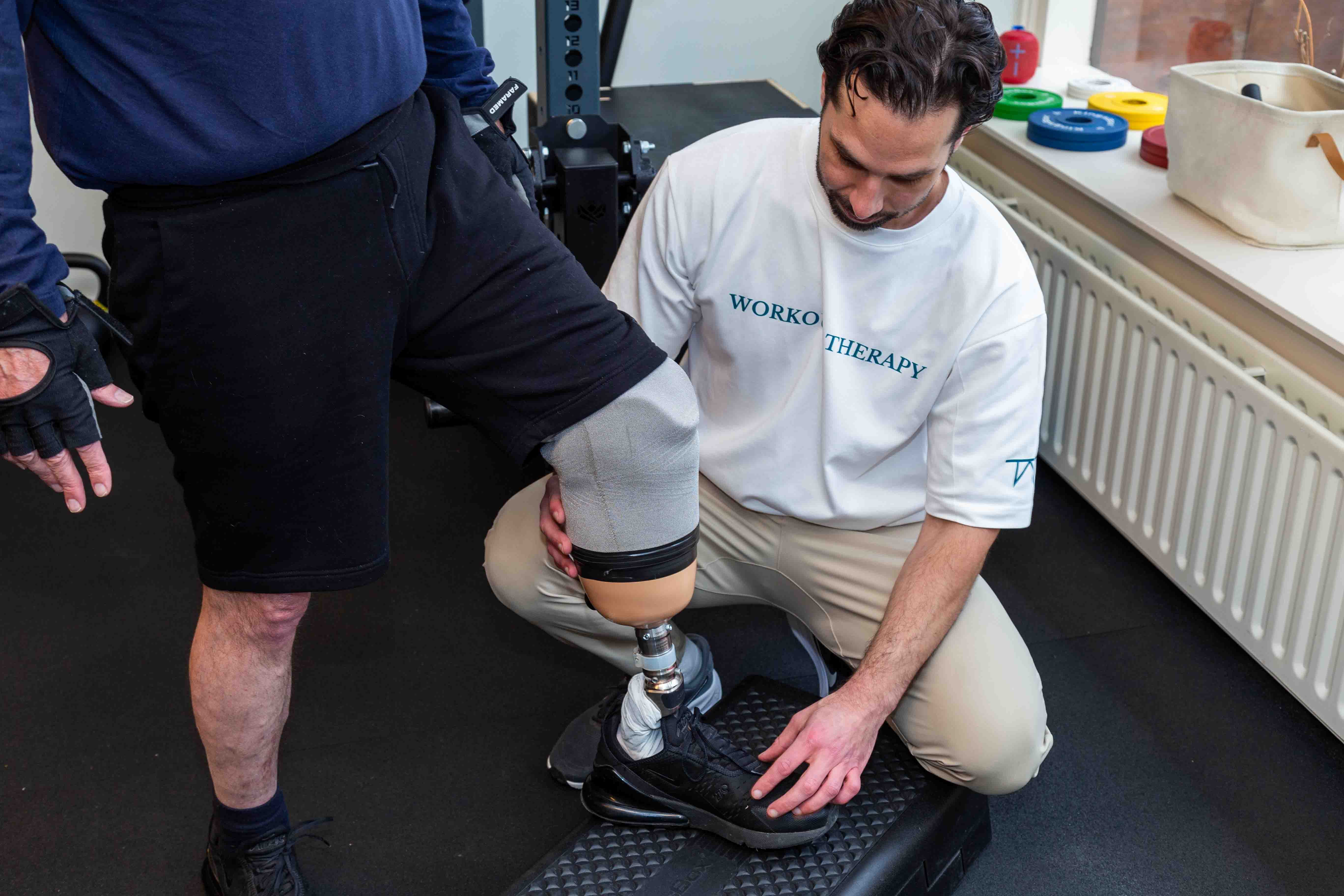 Fysiotherapeut behandelt enkel na operatie bij Workout Therapy in Amsterdam Zuid