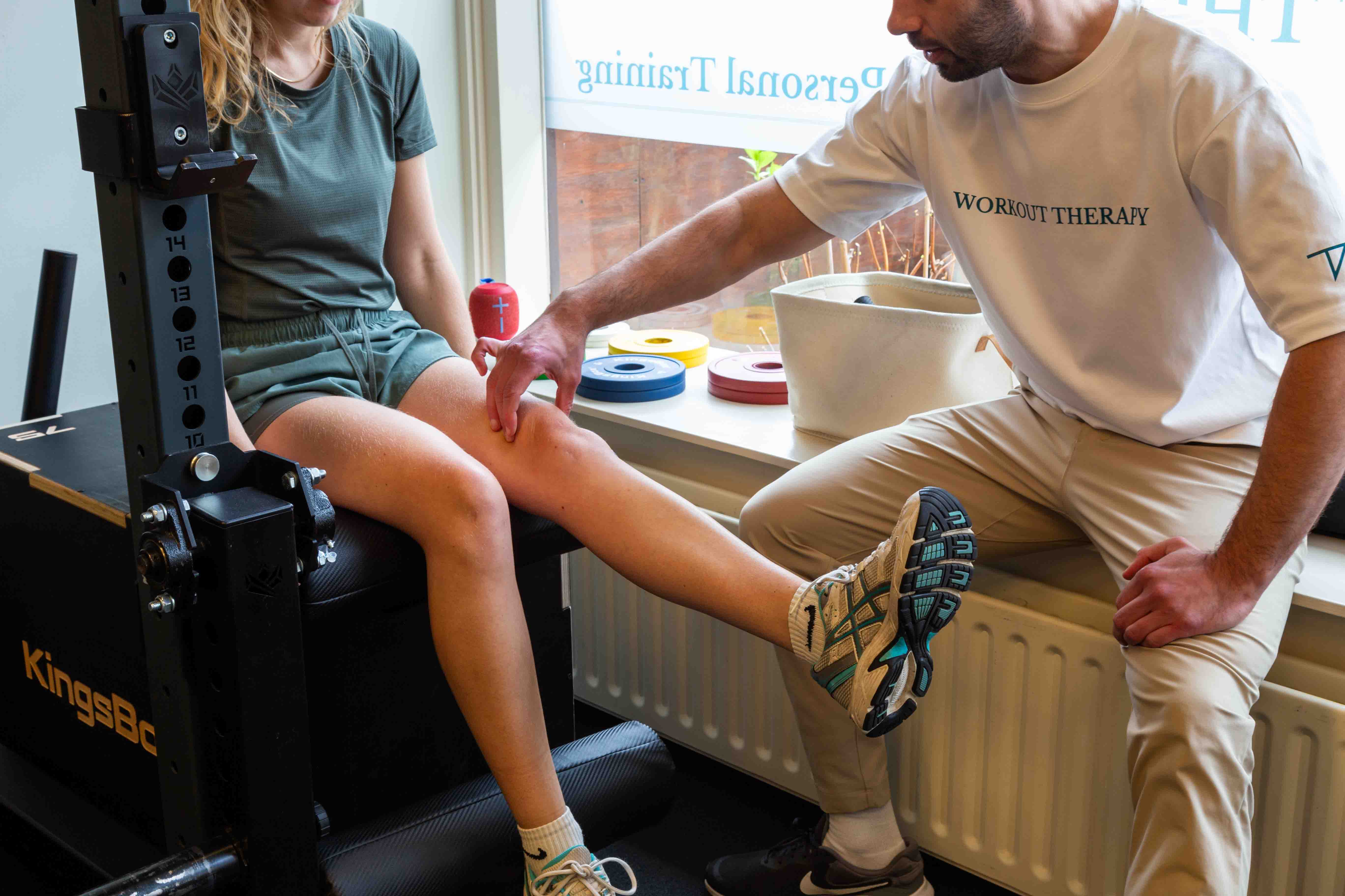 Fysiotherapeut behandelt kraakbeenletsel in de knie bij Workout Therapy in Amsterdam Zuid