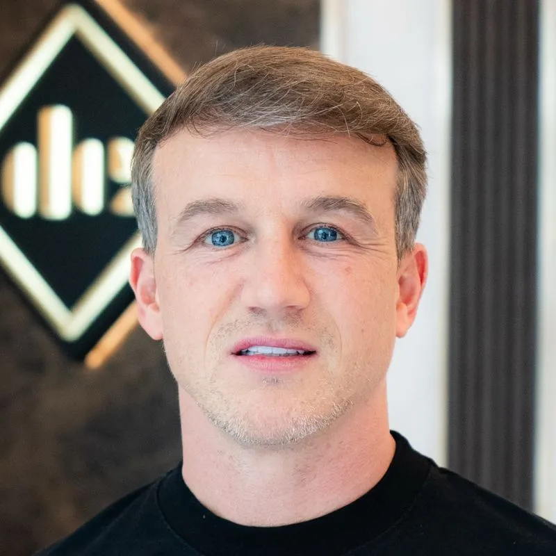 Dr Robbie Hughes