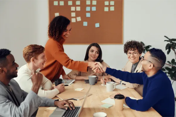 Creating Powerful, Thriving Digital Communities: Navin Mahavijiyan Of Agiloft On How To Cultivate Connection & Community In A Click-to-Connect World