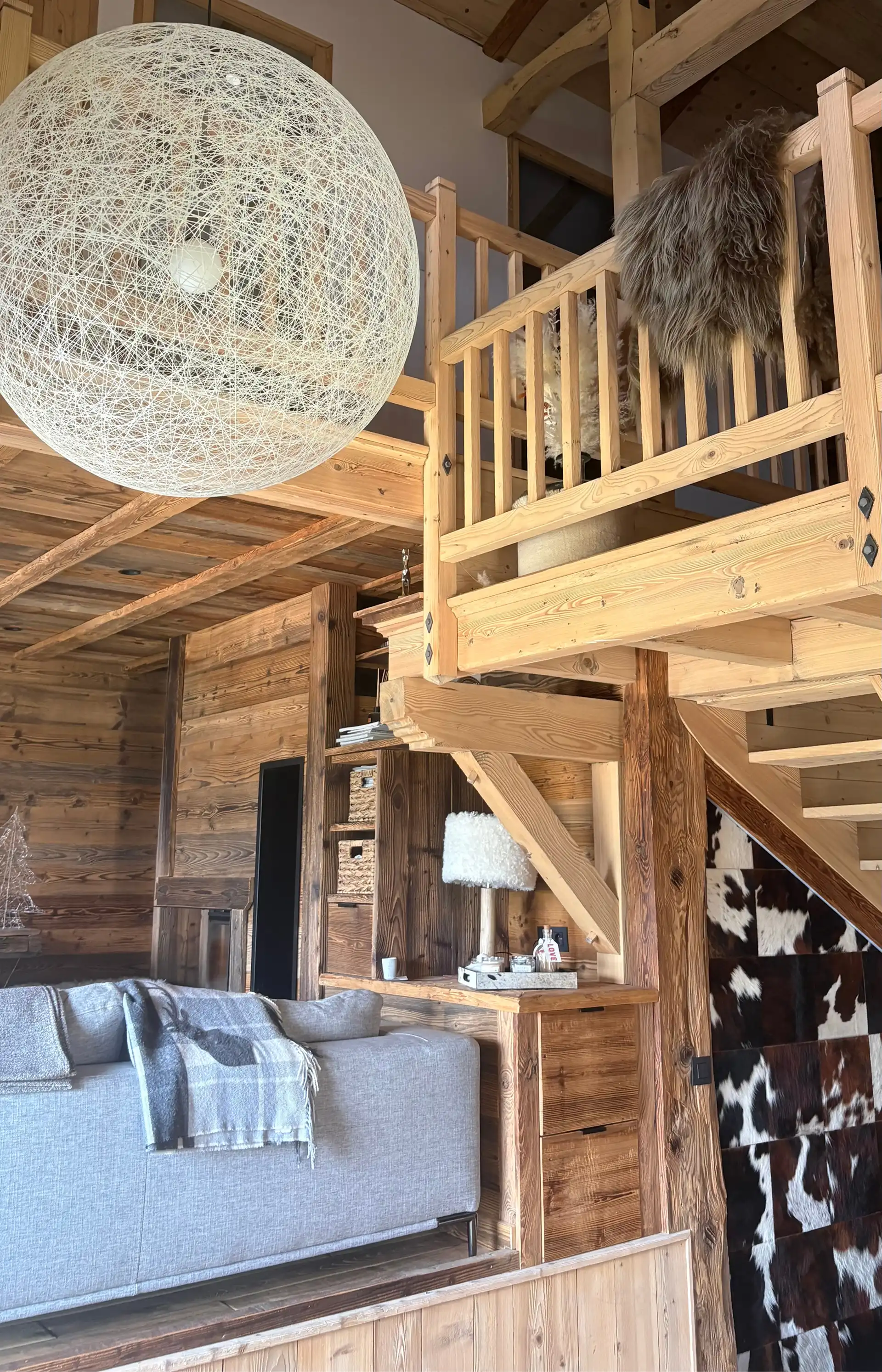 Projet Chalet Alpage - Rénovation et architecture d'intérieur - Vue escalier