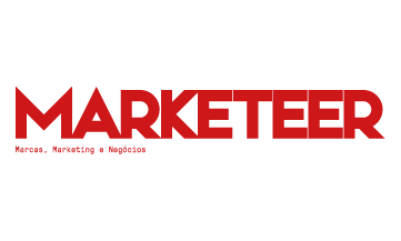 Logotipo vermelho da marca Marketeer sobre fundo preto.