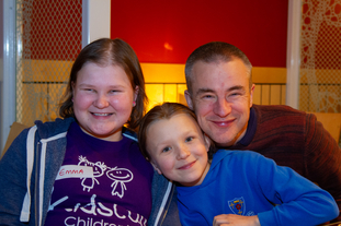 Volunteer with KidsCan this Christmas at Walkden Shopping Centre!