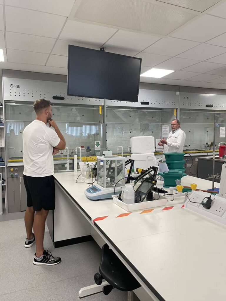 Lee Mossop lab tour '21