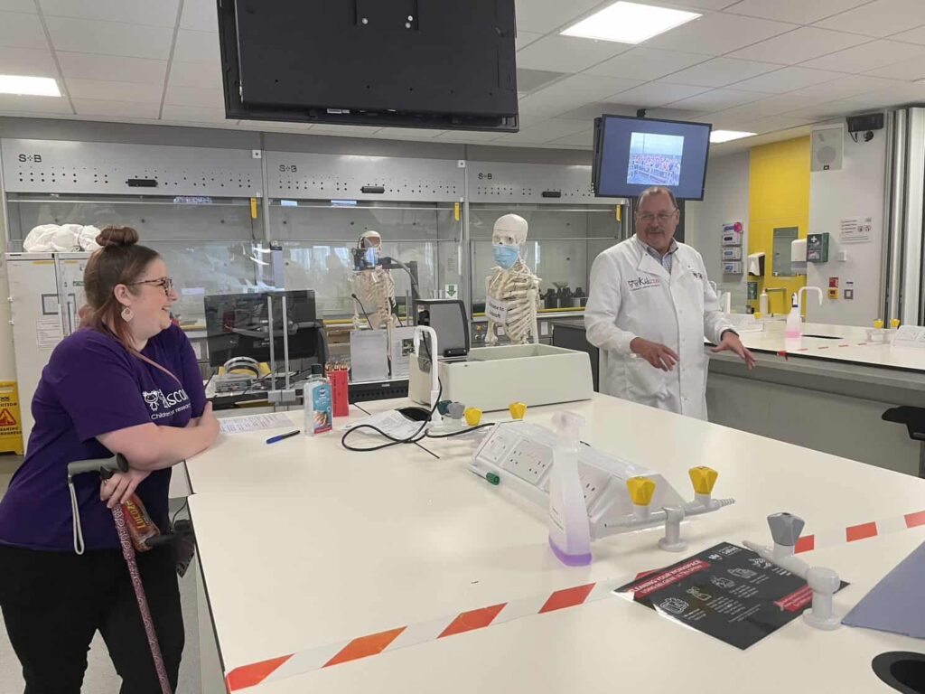 Lee Mossop + Coleen lab tour '21