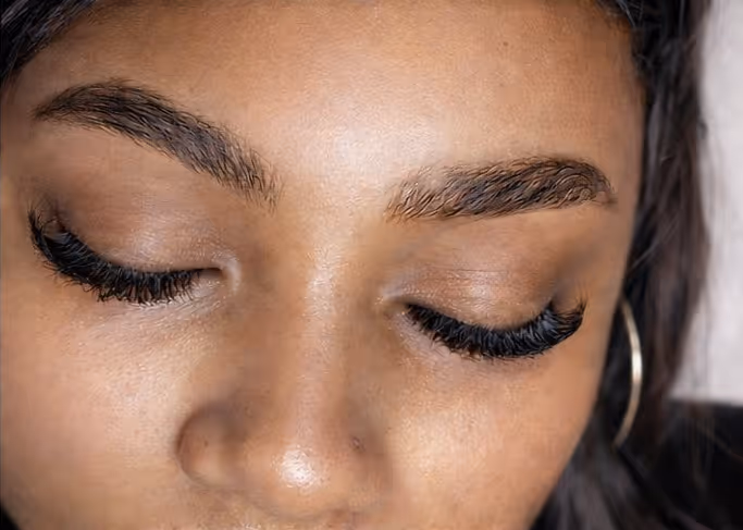 lashes image
